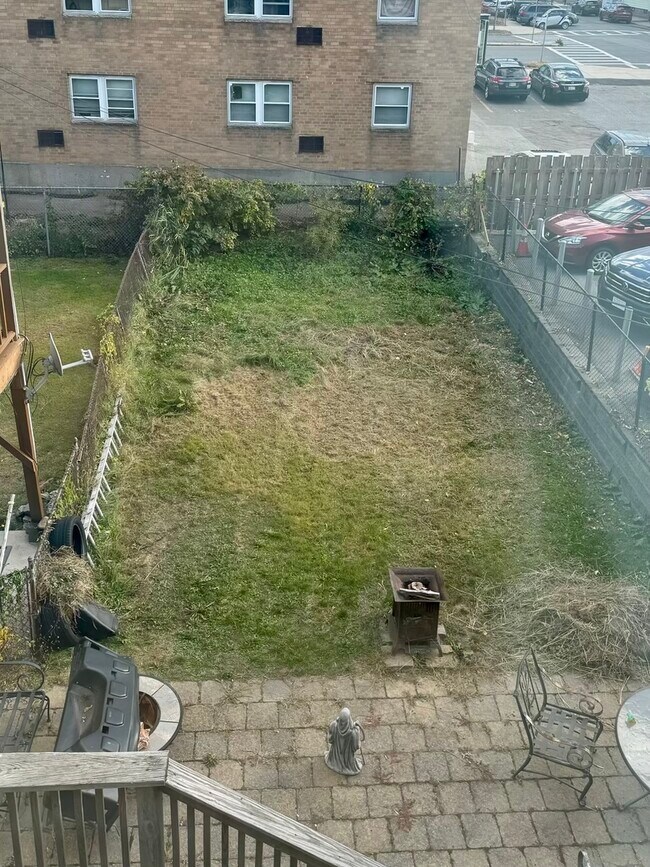 Photo - 869 Saratoga St