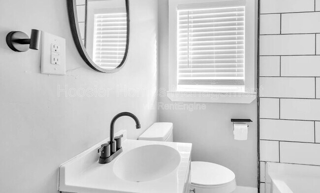 Photo - 5017 Indianola Ave