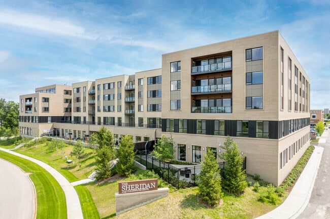 The Sheridan at Oak Brook - The Sheridan at Oak Brook Apartments