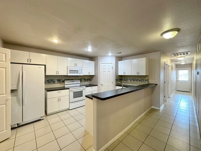 Photo - 4505 Barrington Trail Unit B