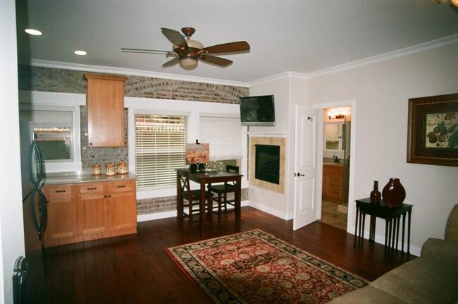 Kitchen / Dining Area - Loudon Arms