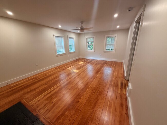 Photo - 40 Gibson St Unit 3D