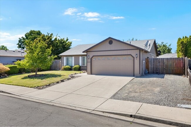 Photo - 1808 Sarah Way