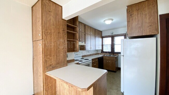 Photo - 1106 Adams St