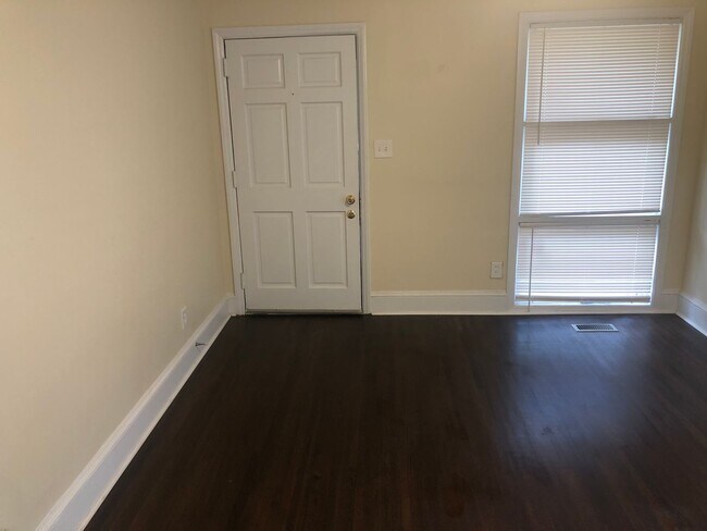 Photo - Dresden E - Westchester Duplex Unidad 3649 Dresden Drive E