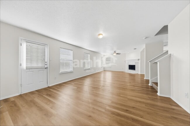 1312 Burleson St