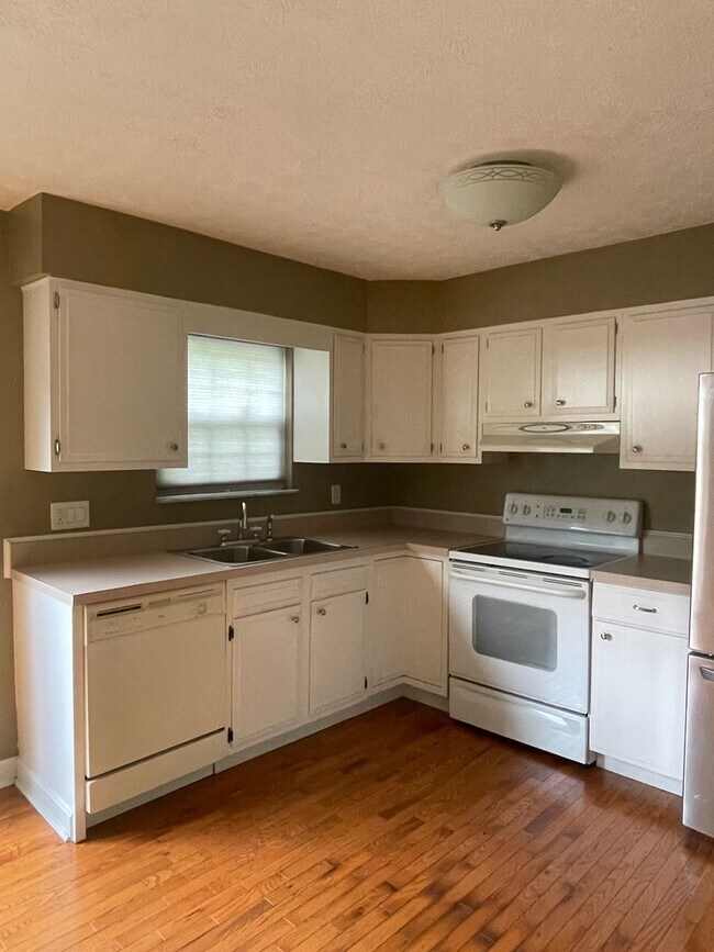 Photo - Three Bedroom Townhome