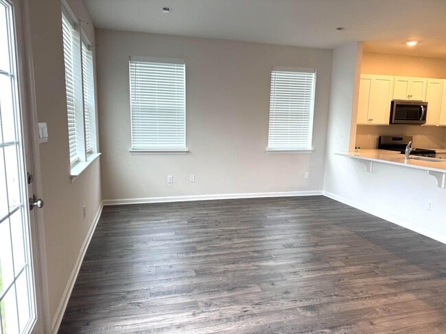 Photo - 173 Mazzeo Dr