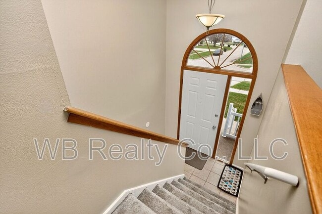 Photo - 260 Windfield Pkwy