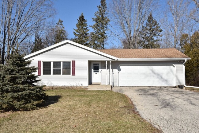 Building Photo - Furnished Mequon 4 bedroom ranch Rental