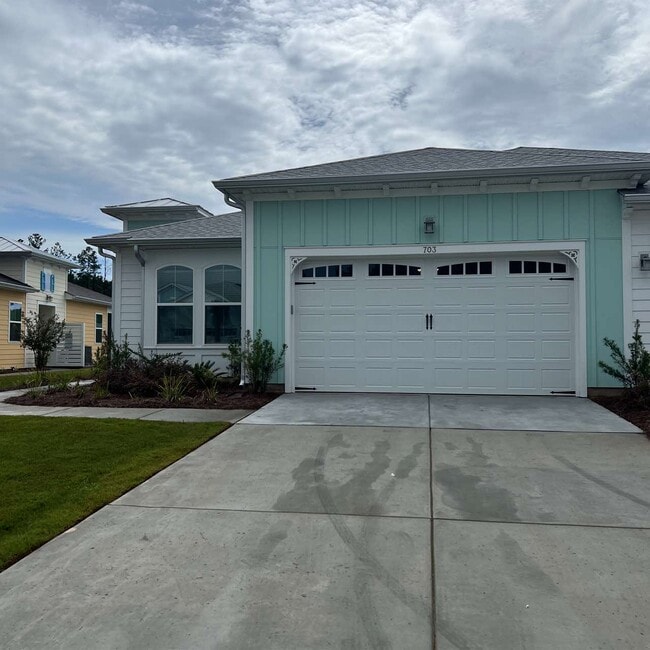 Building Photo - 703 Tropics Ave Rental