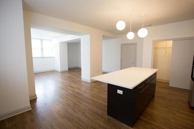 Photo - 5100 S. Ellis Avenue