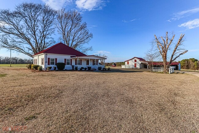 Photo - RENOVATED FARMHOUSE in Mt. Olive!