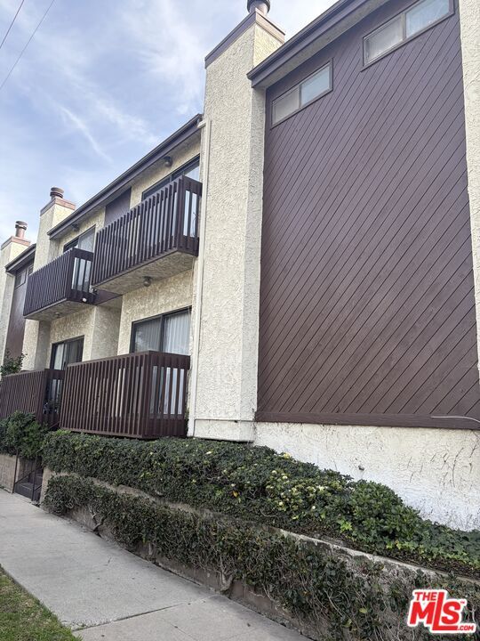 Photo - 1702 Brockton Ave