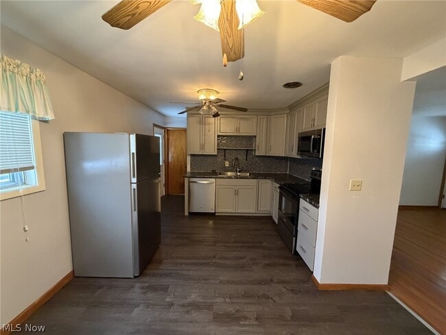 Photo - 1405 Gypsy Ln