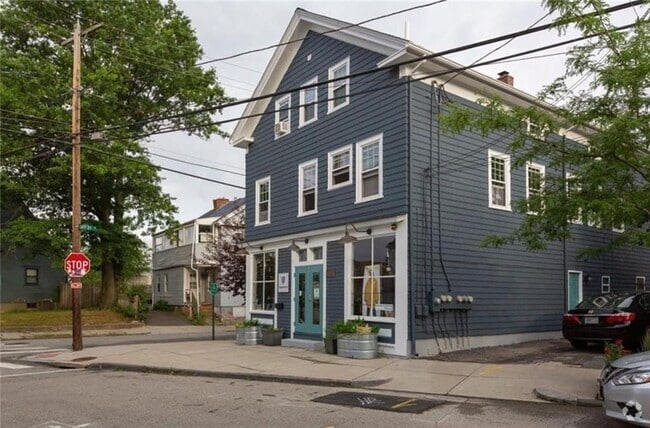 Building Photo - 186 Carpenter St Unit 2F Rental