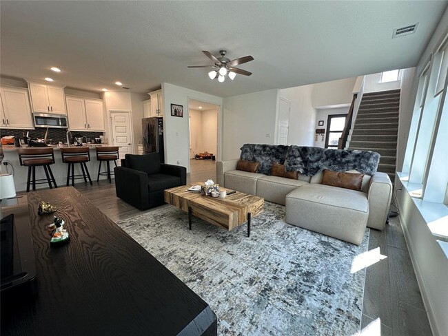 Photo - 505 Calmo Ct