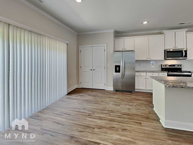 Photo - 6921 Woodland Stream Pl