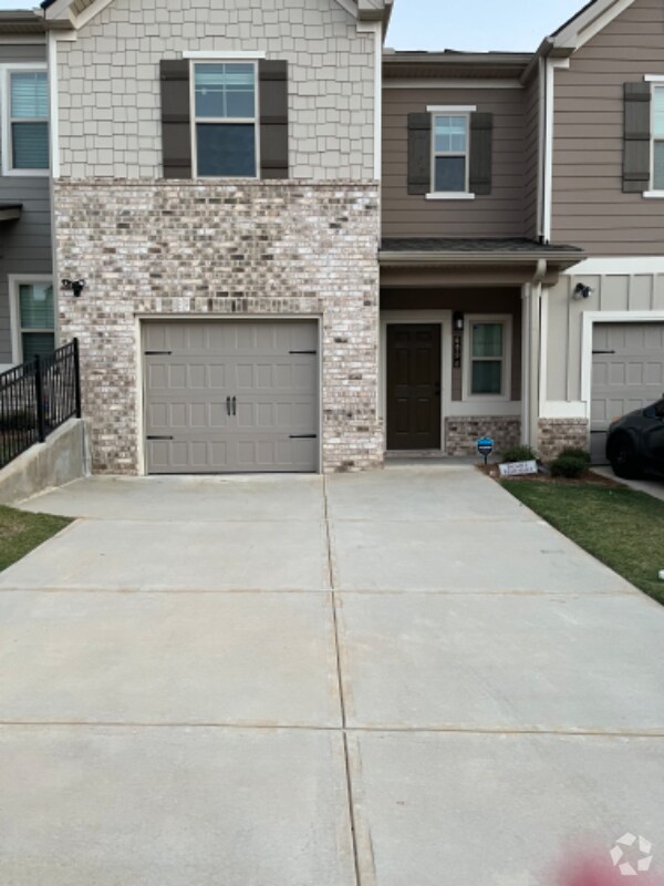 Stonewall Tell Nearby Townhomes for Rent Atlanta GA 3 Townhouses