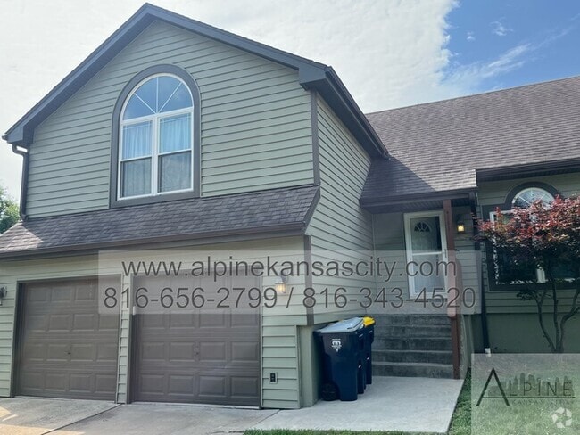 Building Photo - Gorgeous Multi Level Side by Side Split, P... Rental