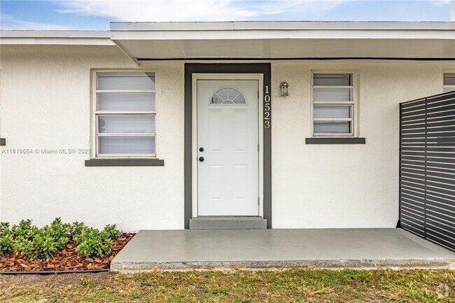 Building Photo - 10521 SW 184th St Unit 10523 Rental