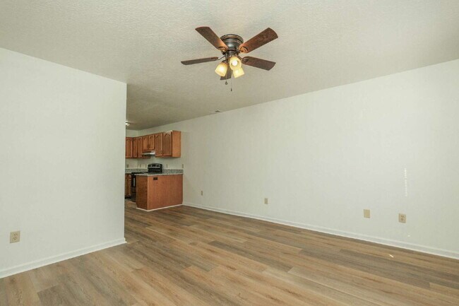 Photo - Beautiful 2 Bedroom, 1 Bath Townhome – Bra...