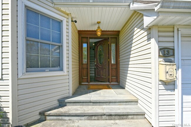 Photo - 13 Sheppard St
