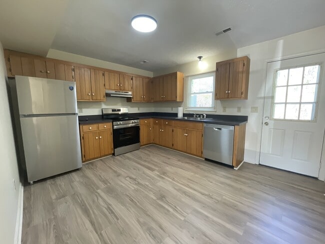 Photo - 156 Cedar Crest Dr