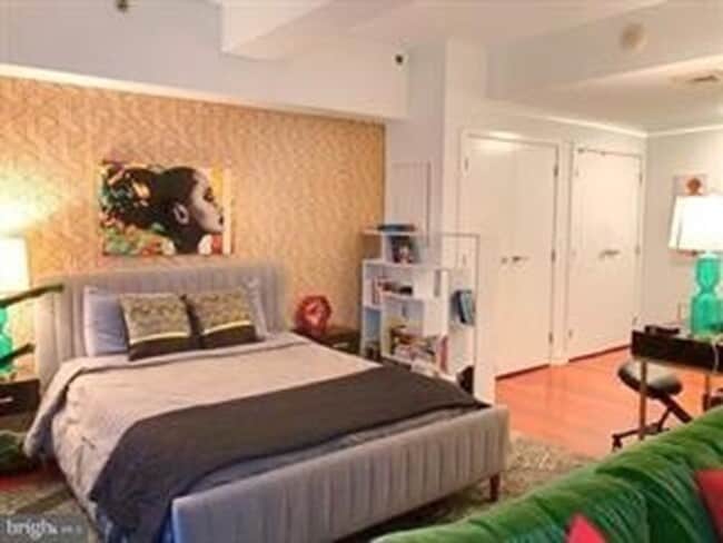 Building Photo - 219 S 18th St Unit 404