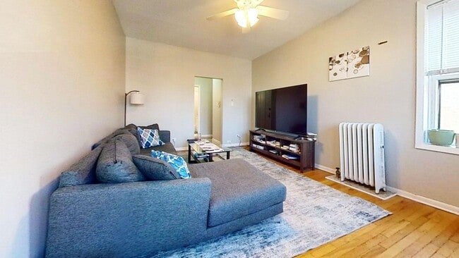 Photo - 1331-41 W. Addison