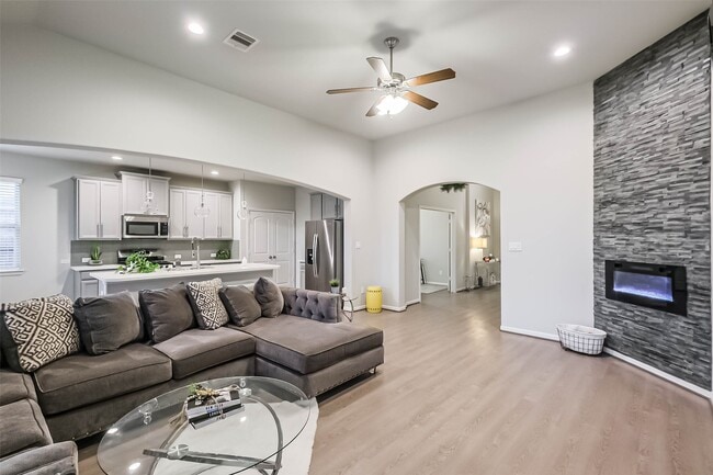 Photo - 6214 Scott Way