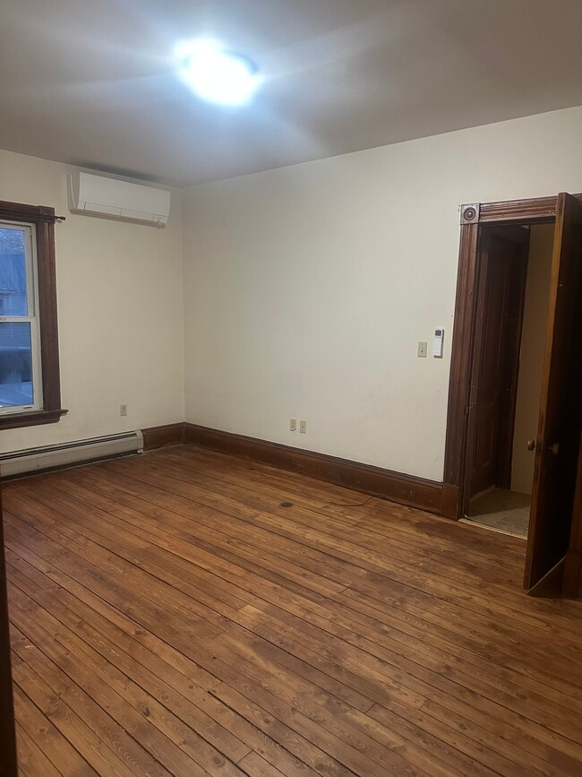 Photo - 1179 Main St Unit 3