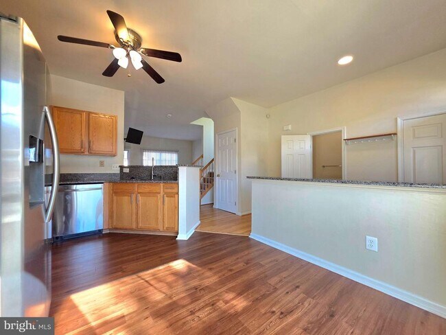 Photo - 3989 Hartlake St