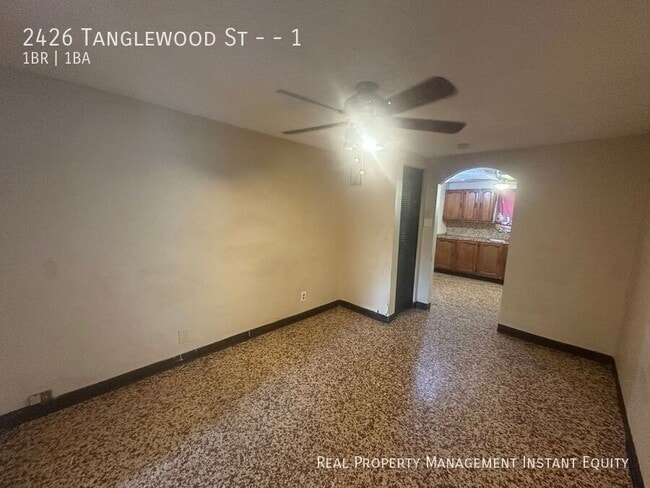 Photo - 2426 Tanglewood St Unidad 1