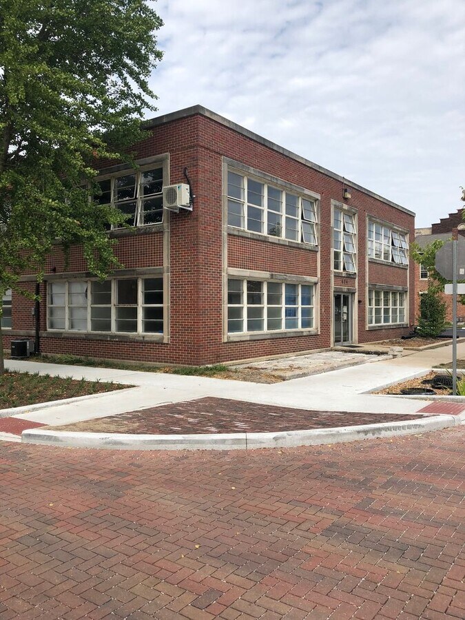 Photo - Trendy Downtown Lafayette - Large Studio Unidad Apt. 3