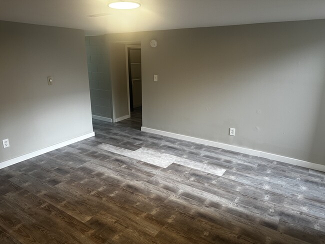 Photo - 800 Ave B