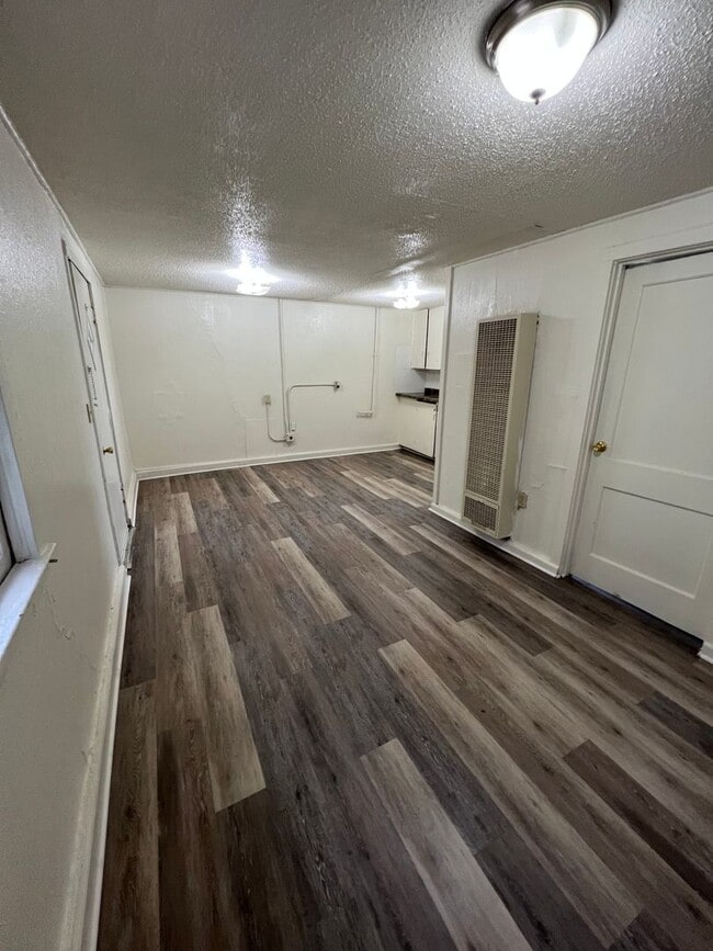 Photo - 532 W 14th St Unidad 1