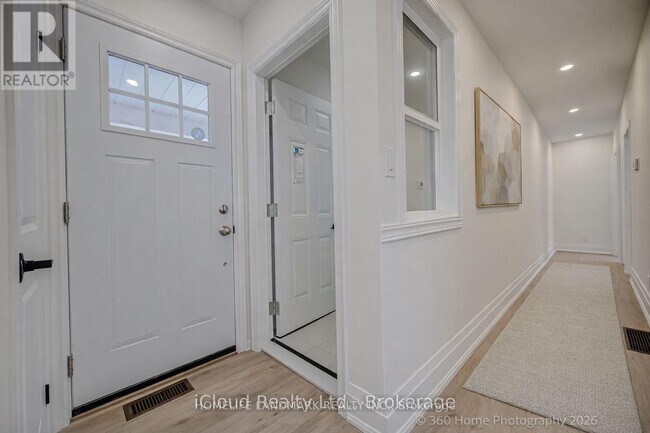 Photo - 73 Berkinshaw Crescent