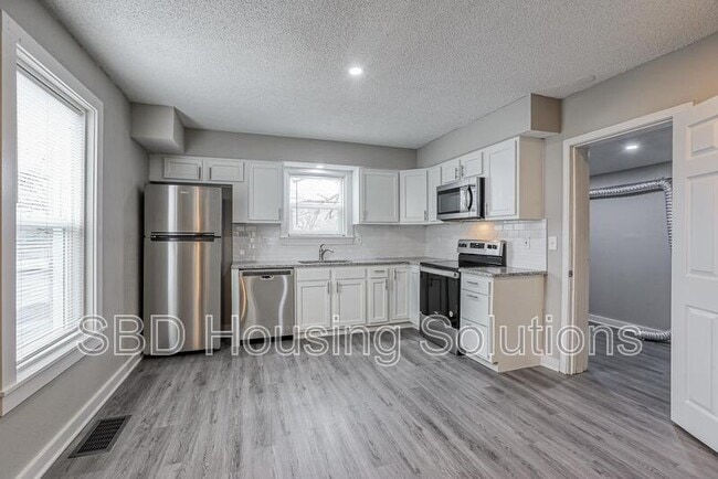 Photo - 2256 S Sterling Ave