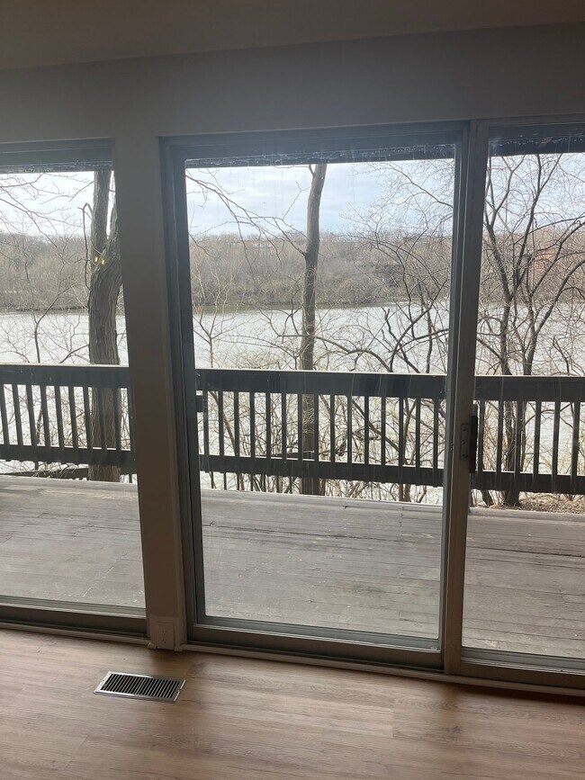 Photo - 5509 E Lake Dr Unit B
