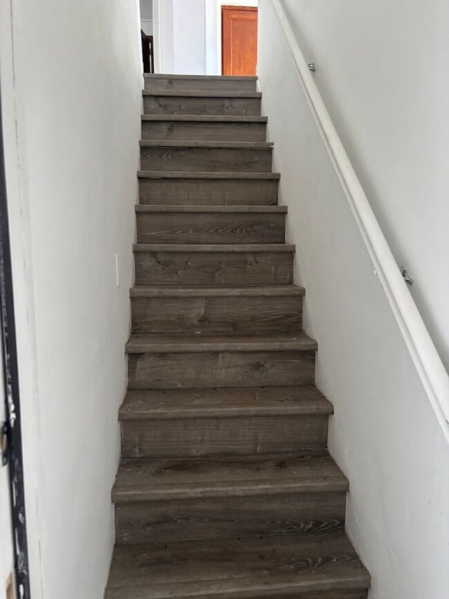 Photo - 4745 Lind St Unidad B