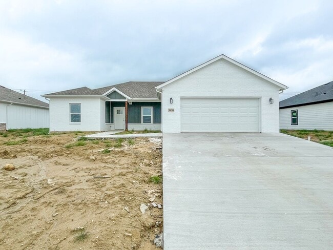 Building Photo - 3620 Skylane Ave