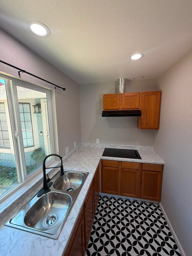 Photo - 1300 Dezzani Ln Unit A