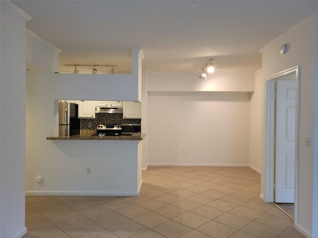 Photo - 11655 W Atlantic Blvd Unidad 2002