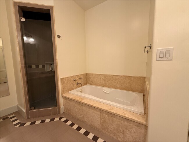 Photo - 4606 Austin St