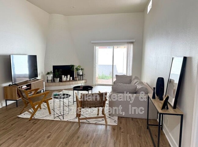 Building Photo - 3401 N 37th St Unit 13