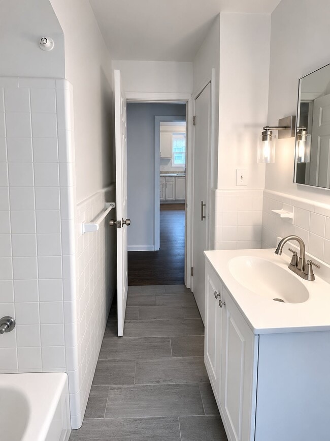 Photo - 11867 Laing St