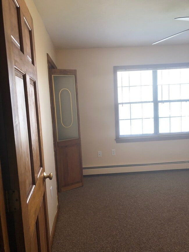 Photo - 22 Kenmar Dr Unidad 209