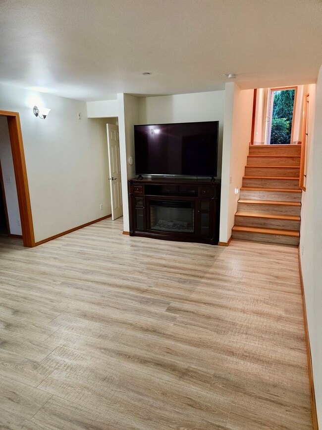 Photo - Beautiful 3 Bed / 2.5 Bath Townhome in Lake Stevens