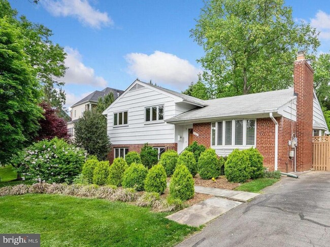 Photo - 1063 Carper St House